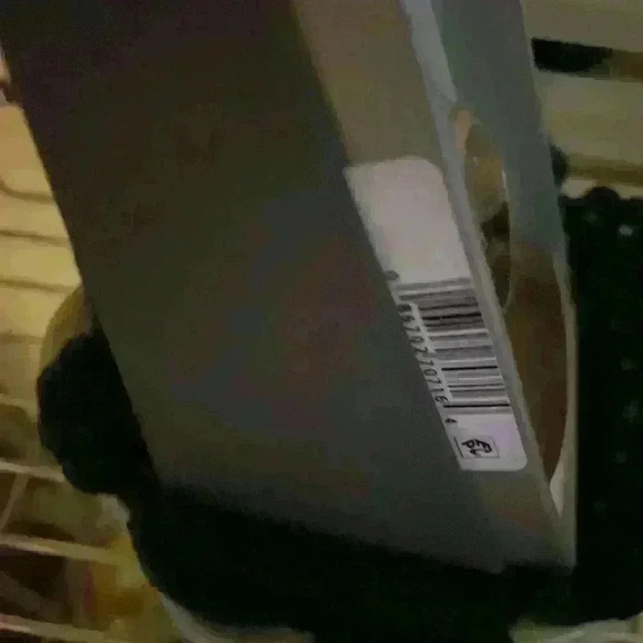 Ladies Tru and Time gold tone watch with burgundy face . - Picture 4 of 4